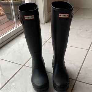 Black Hunter Rain Boots Size 5 EUC